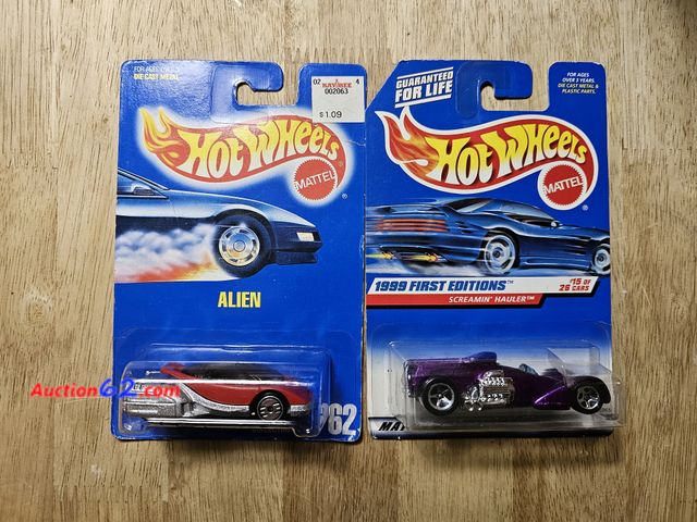Lot 44-8302o - TWO (2) VINTAGE HOT WHEELS CARS - 1991 ALIEN SPACE SHIP CAR AND 1999 FIRST EDITIONS SCREAMIN' HAULER-T Never opened, Factory Sealed