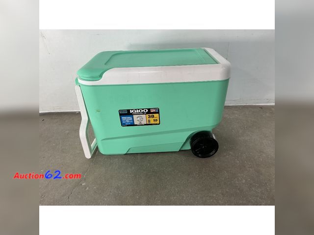 Lot 44-1507 - Igloo Wheelie Cool 38qt Rolling Cooler - Mint: 53 Can Capacity, Hard-Sided Design E-Commerce Return, A basic inspection has been given to th...