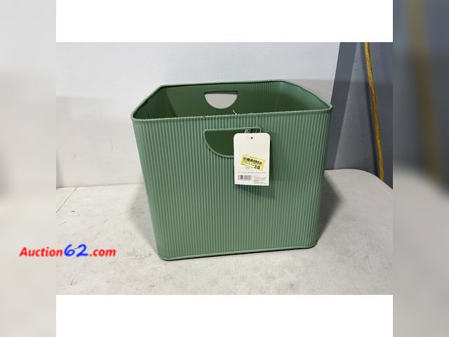 Lot 44-803i - Metal Bin Large Green - Brightroom™ See All Photo's Not Tested E-Commerce Return, A basic inspection has been given to this item. Sold AS-IS...