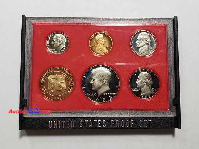 Lot 44-8529g - 1982 PROOF SET W/US MINT BRONZE MEDAL, KENNEDY HALF, WASHINGTON QUARTER, ROOSEVELT DIME, JEFFERSON NICKEL AND LINCOLN CENT. MINTED IN SAN FR...