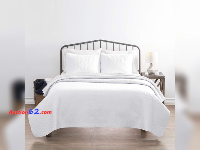Lot 44-2569w - $129.99 Retail price - Linen Market 2 Piece White Quilt Twin Size Bed Set - A Lightweight Bedspread &amp; Machine Washable Quilts - Includes...