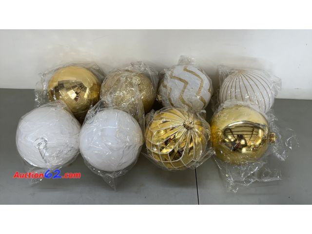 Lot 44-4070w - Christmas Ornaments Gold and White Set of 8 See All Photo's Not Tested Appears New, A basic inspection has been given to this item. Sold AS-...