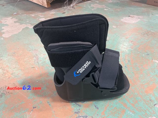 Lot 44-553p - Lot of (1) United Ortho Small Size Boot Appears New, A basic inspection has been given to this item. Sold AS-IS. See All Photo's Not Tested