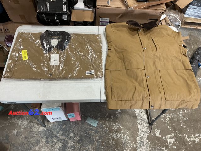 Lot 44-1123p - Lot of (2) FA Barn Jackets - (1) Large $ (1) Medium  Appears New, A basic inspection has been given to this item. Sold AS-IS. See All Photo'...