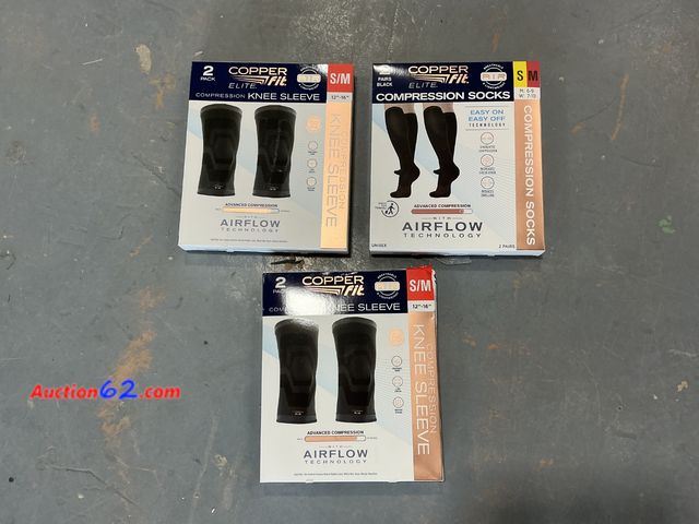 Lot 44-583j - Copper Fit Elite Compression Socks &amp; Knee Sleeves S/M See All Photo's Powers on, not tested further Not Tested Used