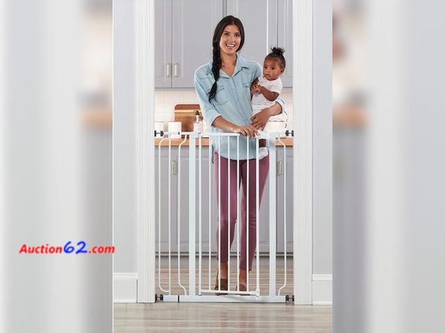 Lot 44-7014f - Regalo safety 36" extra tall baby gate for  doorways and bottom of stairs, pressure mount, toddlers and pets, white  E-Commerce Return, A ba...