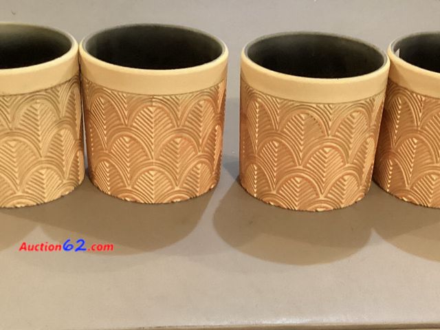 Lot 44-7748i - Lot of (4) yellow plastic planters.  Appears New, A basic inspection has been given to this item. Sold AS-IS. See All Photo's