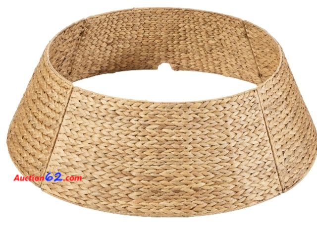 Lot 44-6921w - Woven Hyacinth Christmas Holiday Tree Collar - 24in Appears New, A basic inspection has been given to this item. Sold AS-IS.