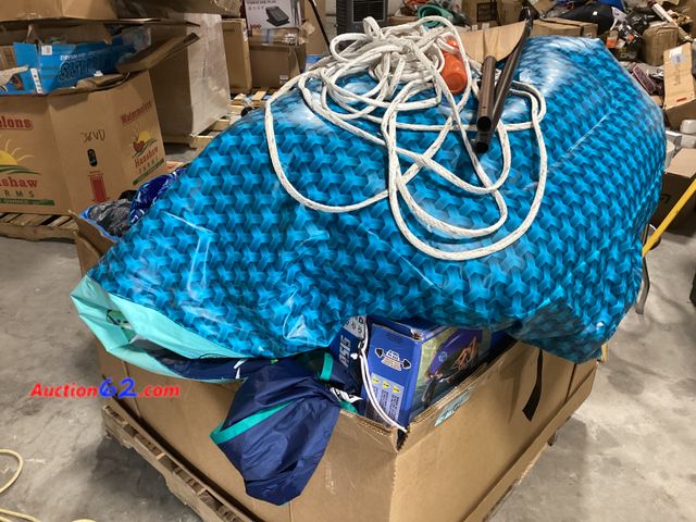 Lot 44-166g - Salvage Pallet Salvage Pallet, contains broken or incomplete items