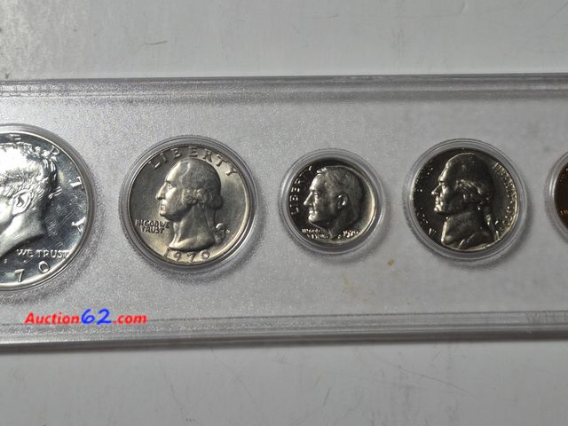 Lot 44-8325j - 1970 YEAR SET WITH 40% SILVER KENNEDY HALF DOLLAR, WASHINGTON QUARTER, ROOSEVELT DIME, JEFFERSON NICKEL AND LINCOLN MEMORIAL CENT. BRILLIANT...