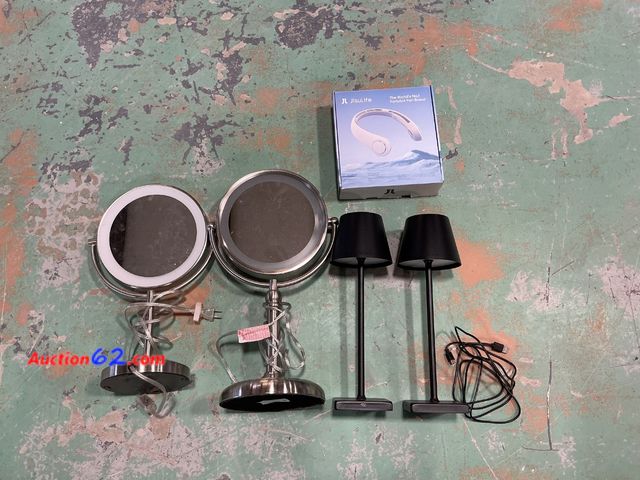 Lot 44-1567b - Jisulife, Portable Fan, USB Rechargeable, - White See All Photo's Not Tested E-Commerce Return, A basic inspection has been given to this it...