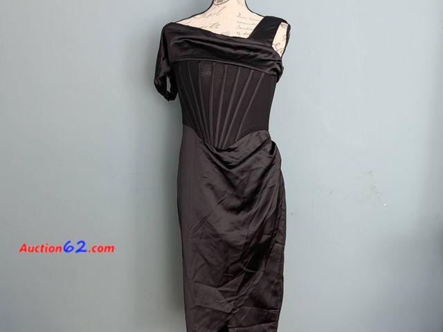Lot 44-3057g - Size Large - Women's Black Formal Dress - Ecommerce Return - See Pictures -Sold As-Is