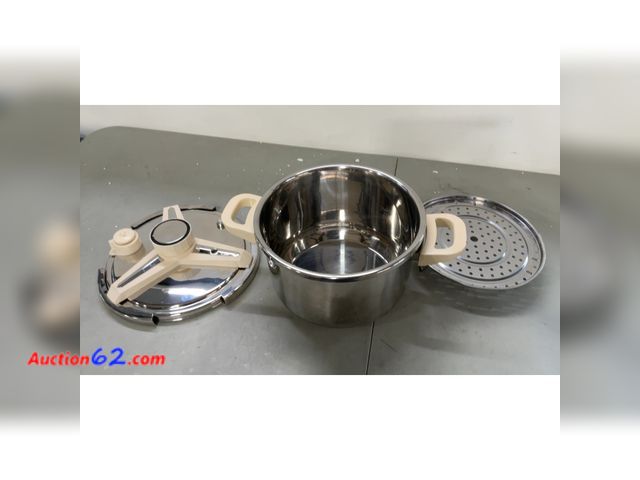 Lot 44-1988j - Stainless Steel Stock Pot with Lid and Steamer Insert Not Tested See All Photo's E-Commerce Return, A basic inspection has been given to thi...