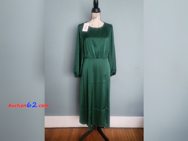 Lot 44-3073b - Size Medium - Green - Tonmild Women's Satin Flare Sleeve Dress, color Green - New with Tags - See Pictures 1. Appears New, A basic inspectio...