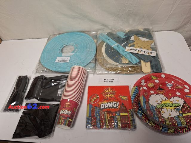 Lot 44-7312w - Lot of miscellaneous party items,  Appears New, A basic inspection has been given to this item. Sold AS-IS. Never opened, Factory Sealed