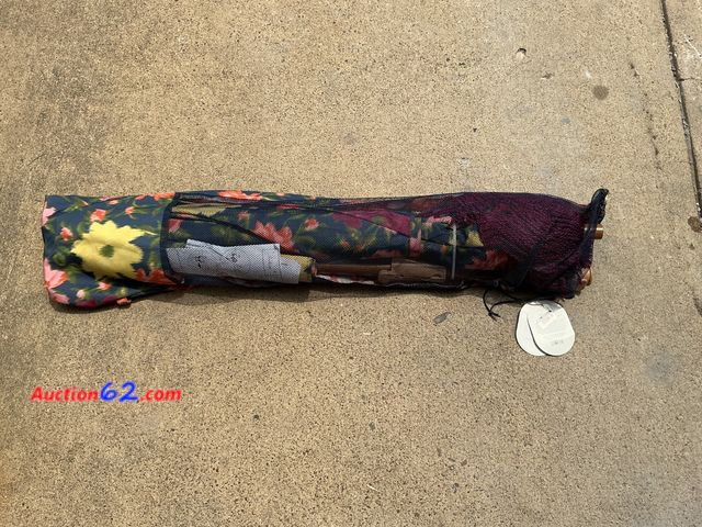 Lot 44-330e - LP LPLQ838139 Umbrella See All Photo's Appears New, A basic inspection has been given to this item. Sold AS-IS.