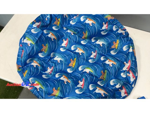 Lot 44-2569e - Insulated Lunch Bag Cooler Tote Bag with Surfing Dog Pattern Appears New, A basic inspection has been given to this item. Sold AS-IS. Not Te...