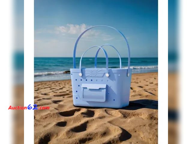 Lot 44-251g - Beachcomber Hand Bag- Missing (1) Strap  E-Commerce Return, A basic inspection has been given to this item. Sold AS-IS.