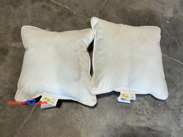 Lot 44-210e - Lot of (2)18"x18" Reversible Velvet Pillow Ivory/Khaki - Threshold™ See All Photo's E-Commerce Return, A basic inspection has been given to ...