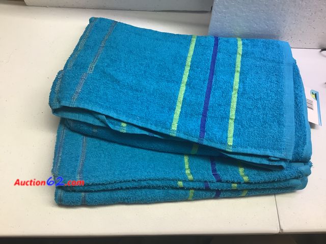 Lot 44-6240e - Lot of 2 islander bath sheets 26x58. Appears New, A basic inspection has been given to this item. Sold AS-IS. See All Photo's Not Tested