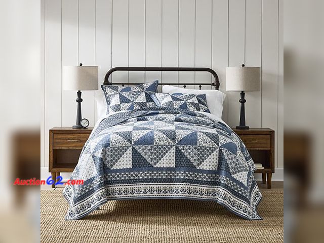 Lot 44-4032w - $140 Retail price - Linden Street Dayton Quilt, One Size, Blue Not Tested See All Photo's Appears New, A basic inspection has been given to ...