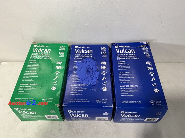 Lot 44-545j - Medicom Vulcan Nitrile Gloves, 150 Count Large See All Photo's Not Tested E-Commerce Return, A basic inspection has been given to this item....