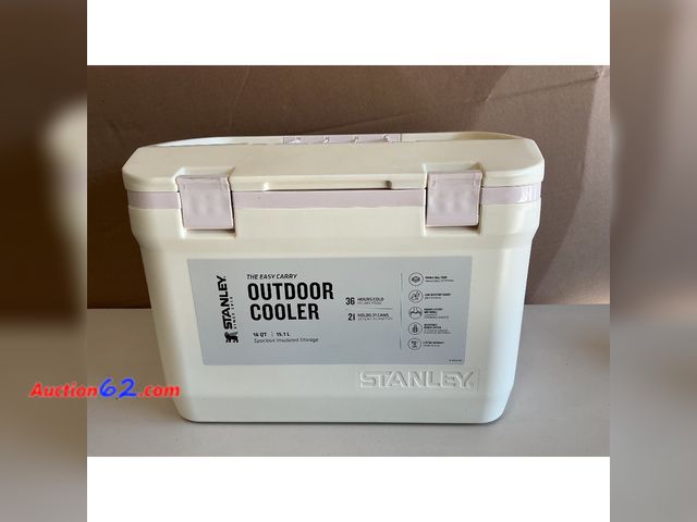 Lot 44-1534 - The Easy Carry Outdoor Cooler | 16 QT E-Commerce Return, A basic inspection has been given to this item. Sold AS-IS., Not Tested