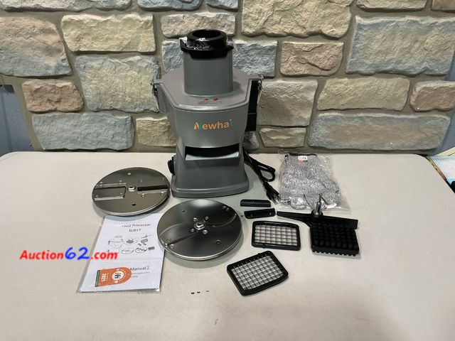Lot 44-1840i - Newha Food Processor GJ817, Stainless Steel Blades, Includes Safety Gloves, Gray (BROKEN BLADE) E-Commerce Return, A basic inspection has be...