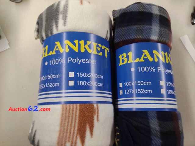 Lot 44-7560t - Lot of 2 100% polyester blankets. 127x152cm. NEW. See All Photo's Not Tested Never opened, Factory Sealed