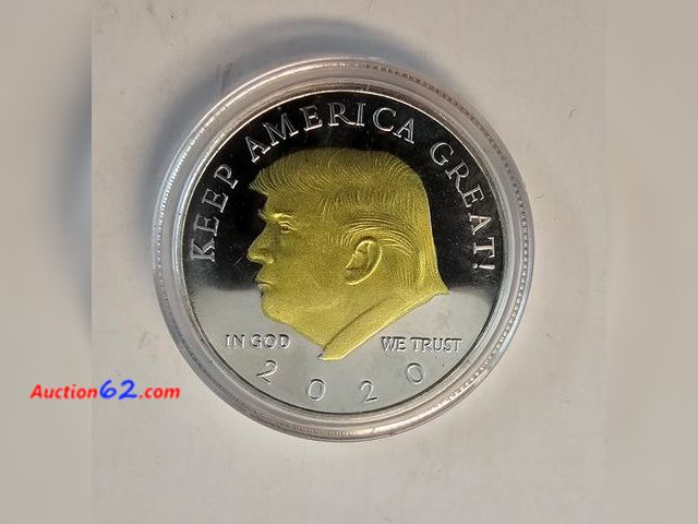 Lot 44-8316s - GOLD AND SILVER PLATED 2020 DONALD TRUMP KEEP AMERICA GREAT ROUND-T