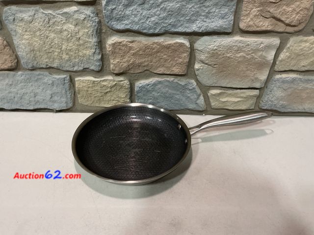 Lot 44-1783 - Cooker King 1983 10-Inch Stainless Steel Pan - New See All Photo's Not Tested E-Commerce Return, A basic inspection has been given to this i...