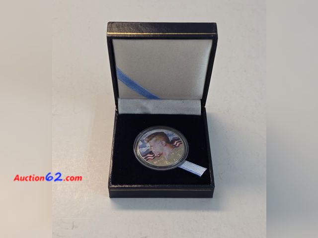 Lot 44-8324q - 1967 COLORIZED 40% SILVER KENNEDY HALF DOLLAR. MINTED IN PHILADELPHIA. COMES IN AN AIR-TITE CAPSULE AND DISPLAY CASE! -NT