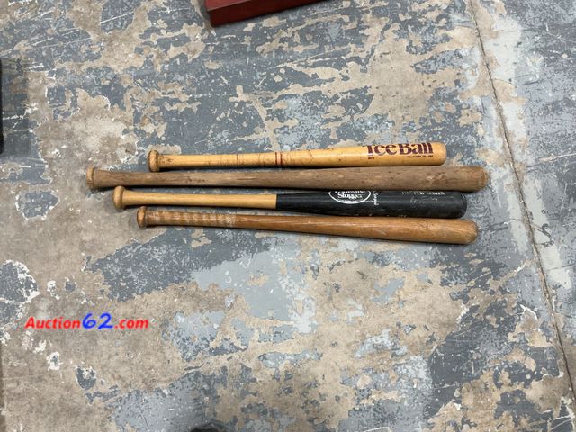Lot 44-1592t - Louisville Slugger, H&amp;B Baseball Bats - Tee Ball, Little League, Hitter Series Not Tested See All Photo's
