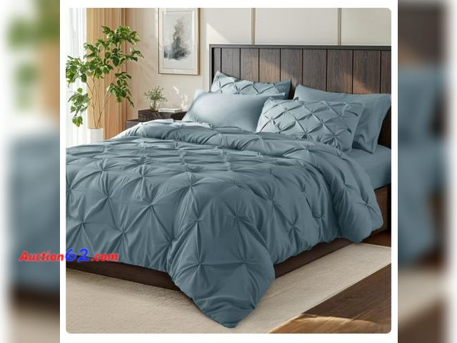 Lot 44-2070m - Retail $80 -   King  3 Piece Spa Blue Staniey Comfy Bedding New Pattern Providing Luxury, Warmth, and Comfort. Appears New, A basic inspecti...