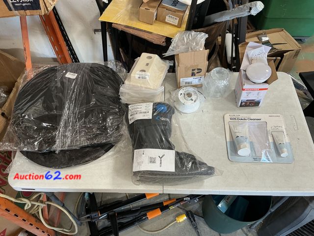 Lot 44-1107m - Mix lot of Miscellaneous household products E-Commerce Return, A basic inspection has been given to this item. Sold AS-IS. See All Photo's N...
