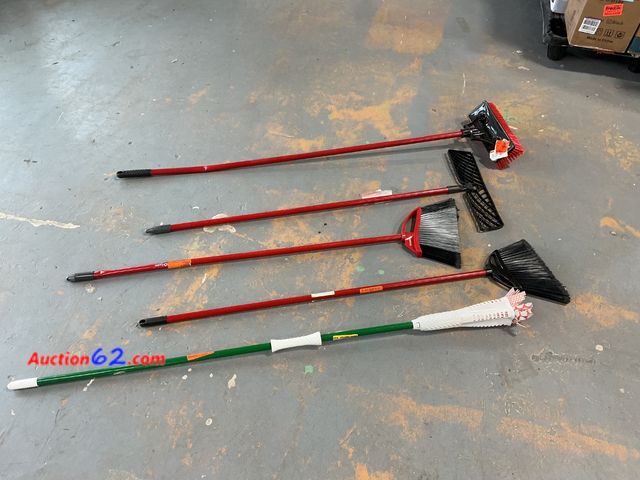 Lot 44-939j - Lot of 4 Brooms  E-Commerce Return, A basic inspection has been given to this item. Sold AS-IS. Used See All Photo's Not Tested Scratched