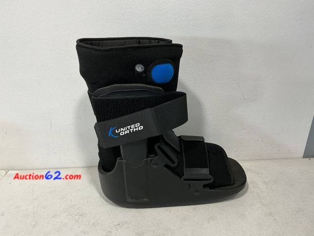 Lot 44-4080a - United Ortho Short Air Cam Walker Fracture Boot LG See All Photo's E-Commerce Return, A basic inspection has been given to this item. Sold A...
