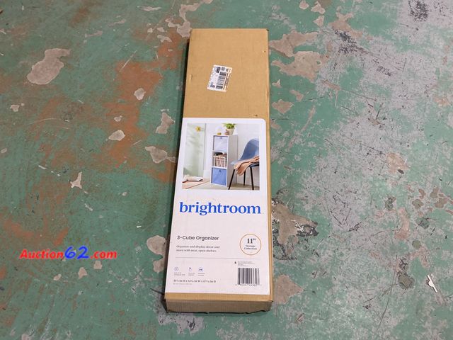 Lot 44-4094f - 3 Cube Decorative Book Shelf White - Brightroom™ Not Tested E-Commerce Return, A basic inspection has been given to this item. Sold AS-IS. M...