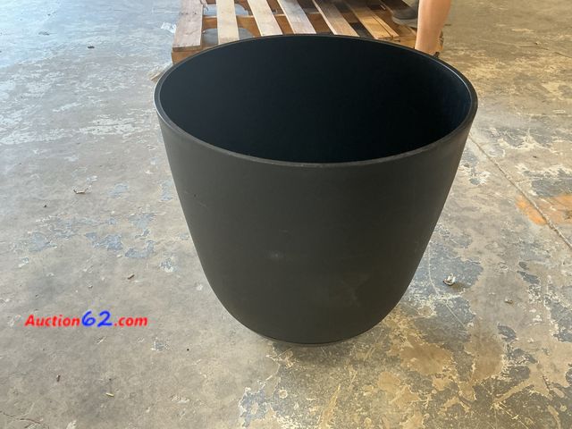Lot 44-1163p - Self-Watering Plastic Indoor Outdoor Planter Pot - Room Essentials E-Commerce Return, A basic inspection has been given to this item. Sold A...