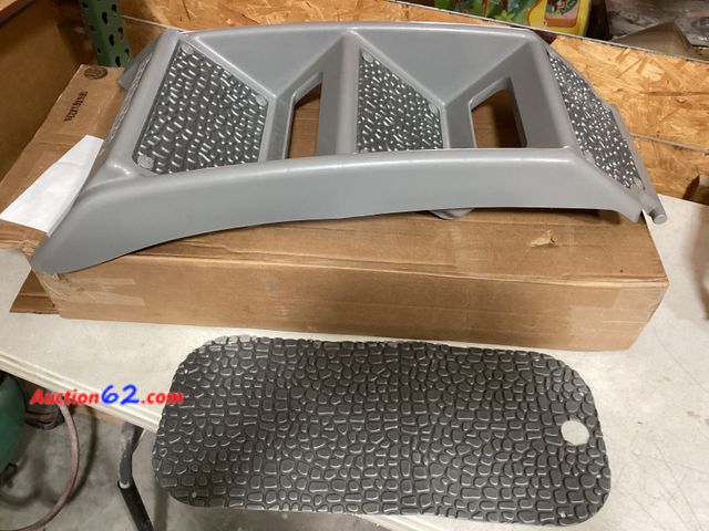 Lot 44-221b - Booster Step For Pets  2. E-Commerce Return, A basic inspection has been given to this item. Sold AS-IS.