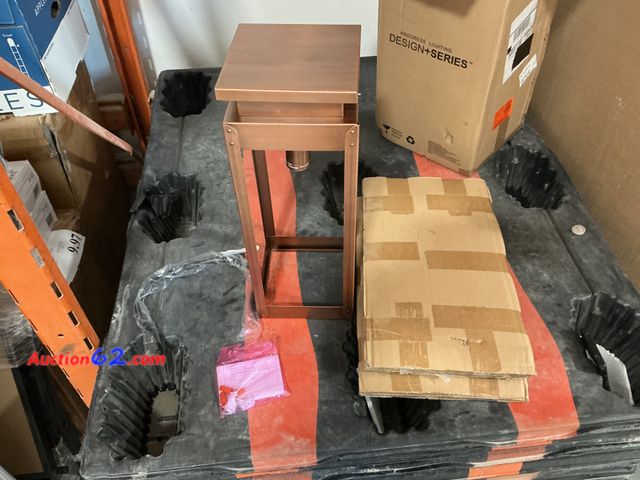 Lot 44-1121b - Lot of (1) outside light 2. E-Commerce Return, A basic inspection has been given to this item. Sold AS-IS. 5. Not Tested 9. Dented
