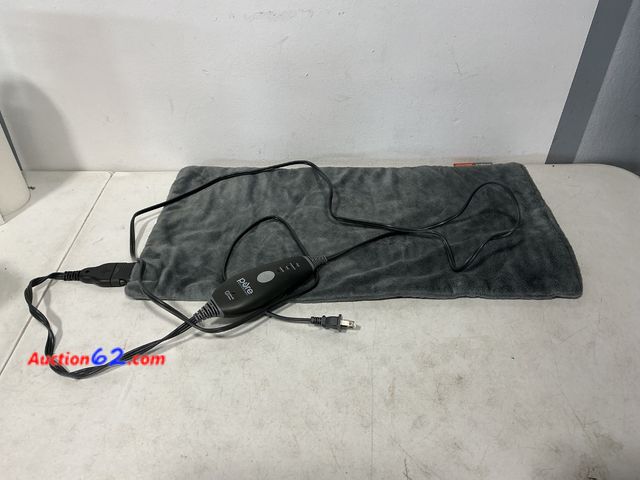 Lot 44-582j - Pure Enrichment Heating Pad See All Photo's Powers on, not tested further Not Tested Used