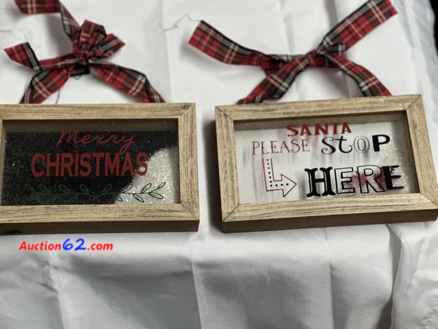 Lot 44-6114i - Box of 18 Christmas decorative wall hangings. 2 different designs. Appears New, A basic inspection has been given to this item. Sold AS-IS. ...