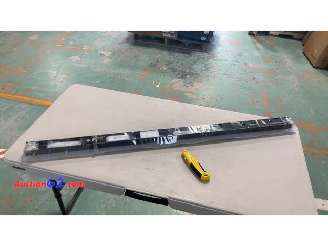 Lot 44-4068w - LED Linear Light Fixture Not Tested See All Photo's Appears New, A basic inspection has been given to this item. Sold AS-IS.
