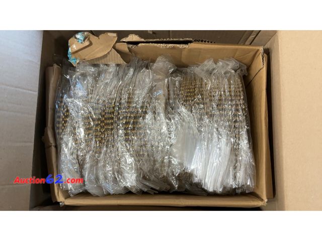 Lot 44-1641e - Gold Beaded Charger Plates Bulk Lot Not Tested See All Photo's Appears New, A basic inspection has been given to this item. Sold AS-IS.