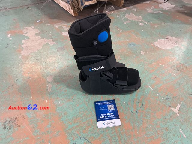 Lot 44-554p - Lot of (1) United Ortho Medium Size Boot Appears New, A basic inspection has been given to this item. Sold AS-IS. See All Photo's Not Tested
