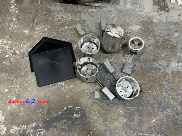 Lot 44-1102g - Mix lot of Miscellaneous items E-Commerce Return, A basic inspection has been given to this item. Sold AS-IS. See All Photo's Not Tested