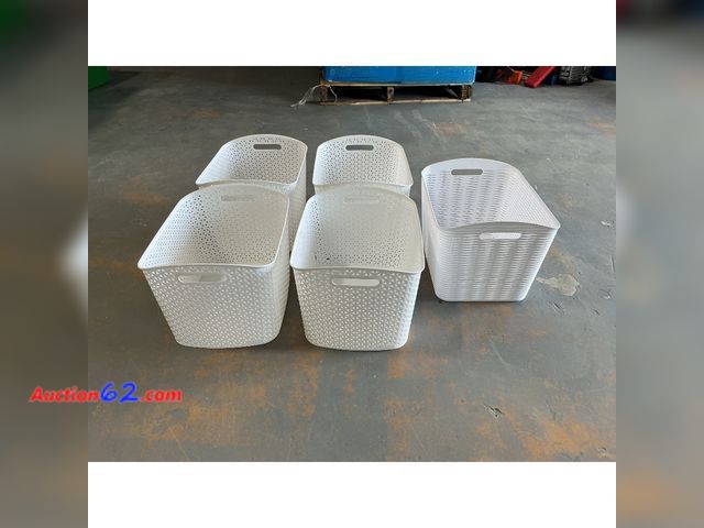 Lot 44-813i - White Storage Baskets, Organization, Home Storage See All Photo's Not Tested E-Commerce Return, A basic inspection has been given to this it...