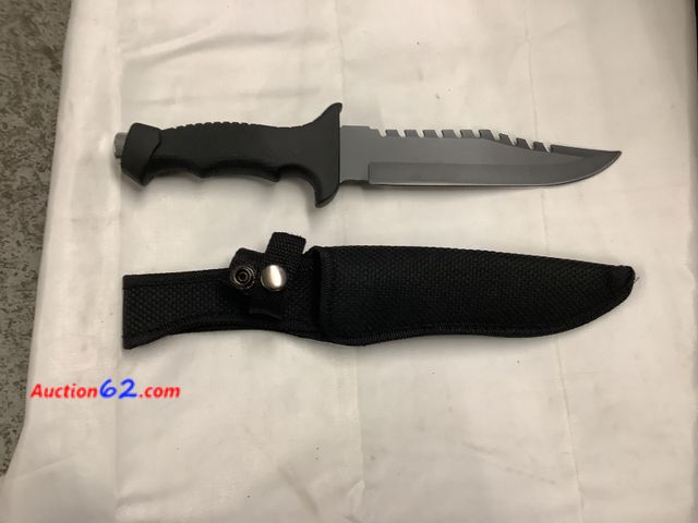 Lot 44-6233w - Bowie knife with built in compass and sheath. NEW. See All Photo's Not Tested Never opened, Factory Sealed