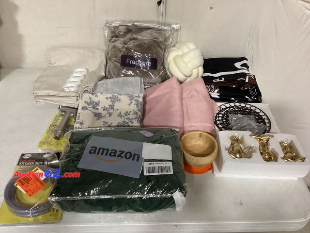 Lot 44-139b - Lot of Houseware Amazon Items  2. E-Commerce Return, A basic inspection has been given to this item. Sold AS-IS.